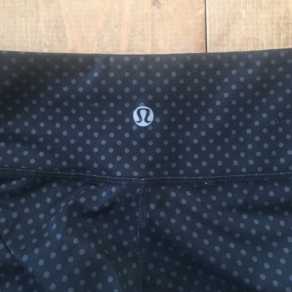 LuLuLemon Dotted Yoga Pant Wunder Under - Picture 2 of 4